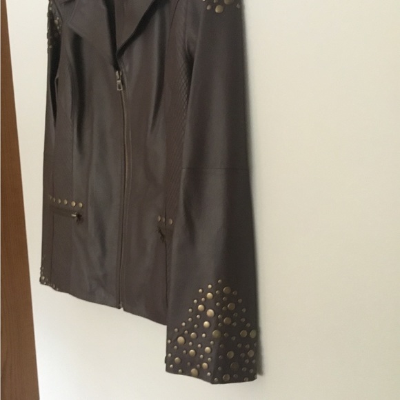Gorgeous Pamela McCoy Studded Leather Jacket (new-never-worn-new) Size Medium - Picture 9 of 13